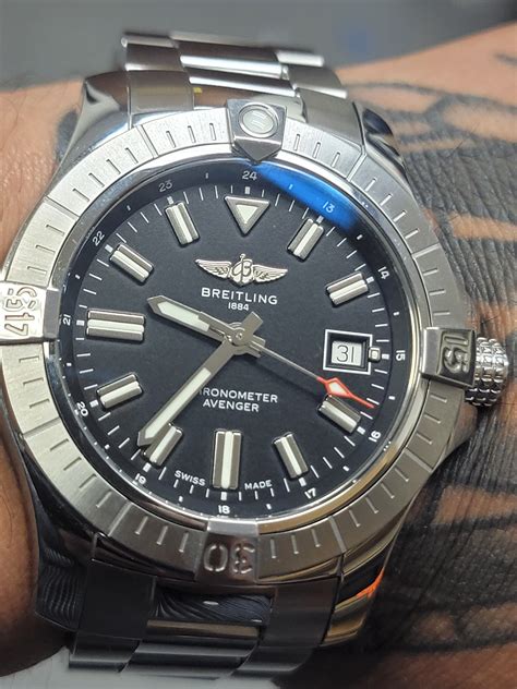 breitling avenger 43 review.